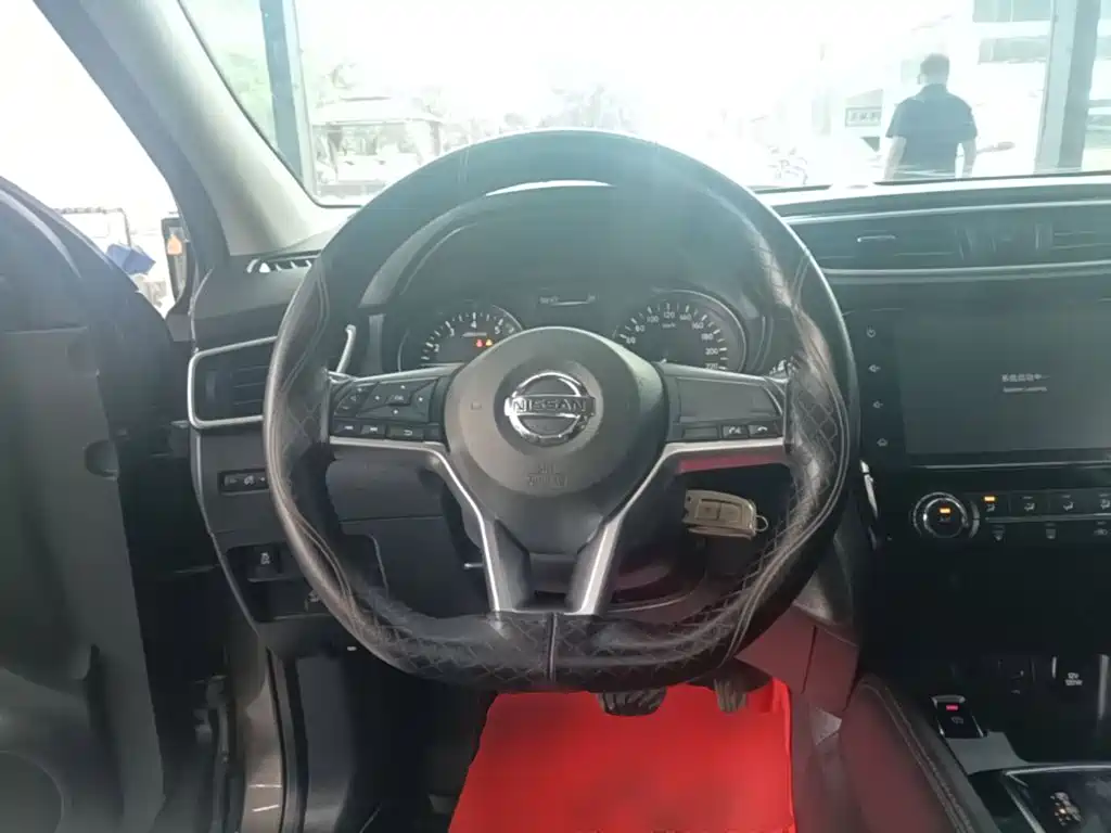 Nissan Qashqai — миниатюра 11