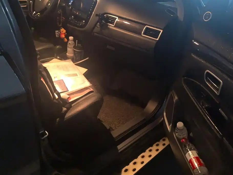 Mitsubishi Outlander 2018 2.4L Elite 5 мест