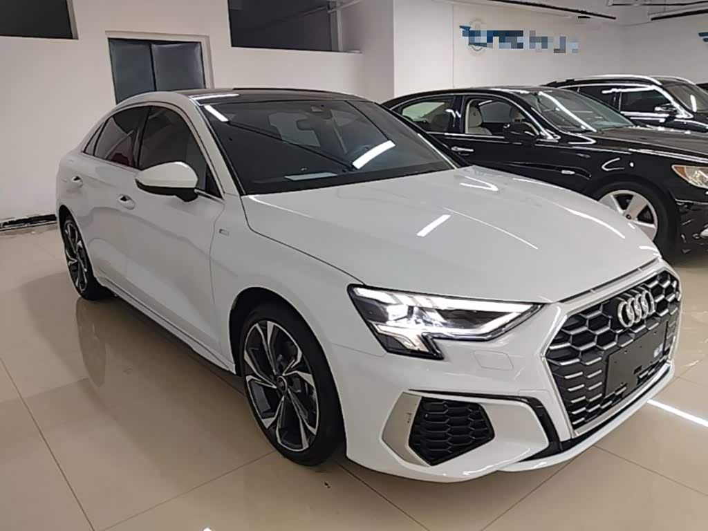 Audi Q2L 1.4 л 2023 г. Белый, пробег 44800 км