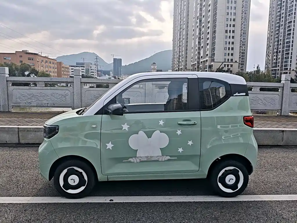 Wuling MINIEV — миниатюра 4