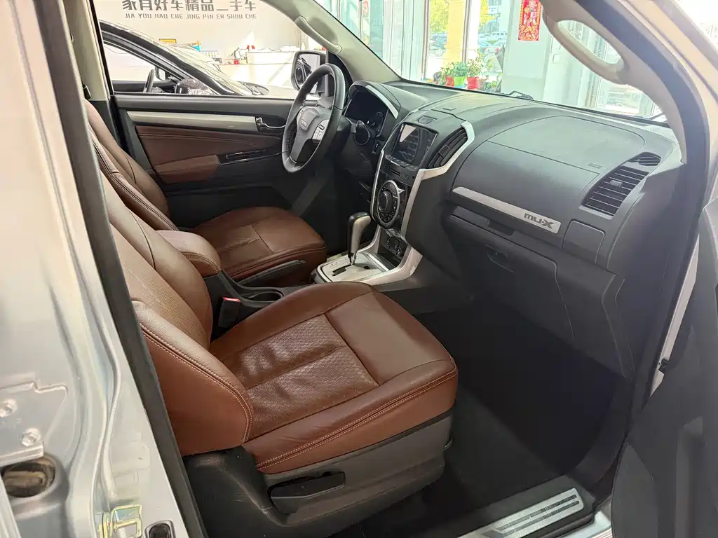 Isuzu MU-X — миниатюра 10
