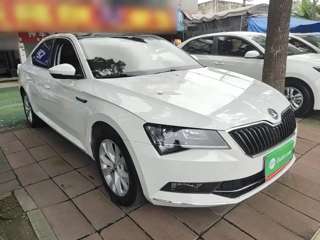 Skoda Superb — миниатюра 4