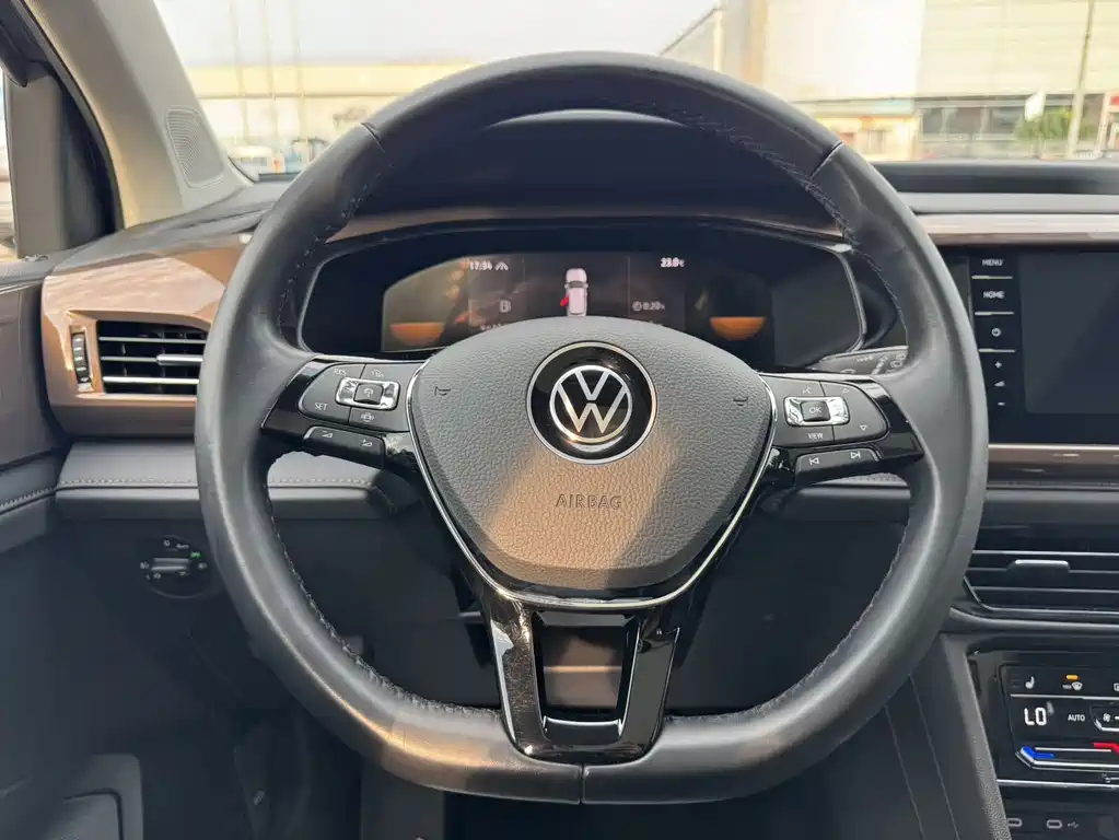 Volkswagen Tharu — миниатюра 9