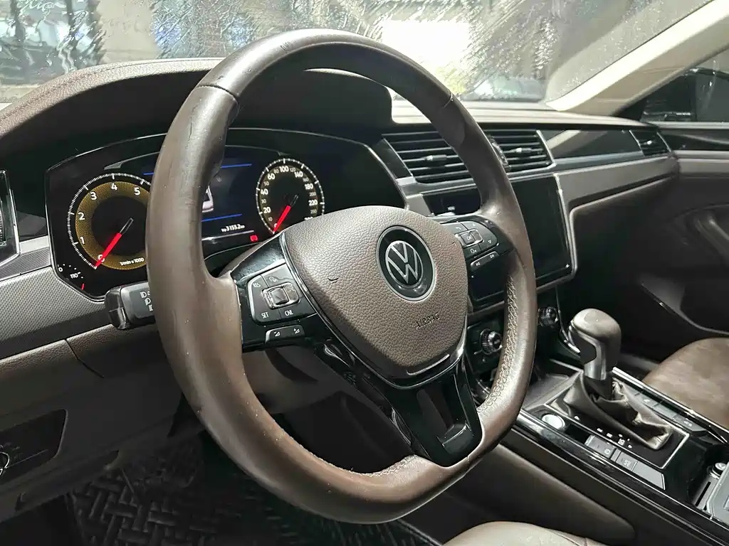 VOLKSWAGEN HUIANG