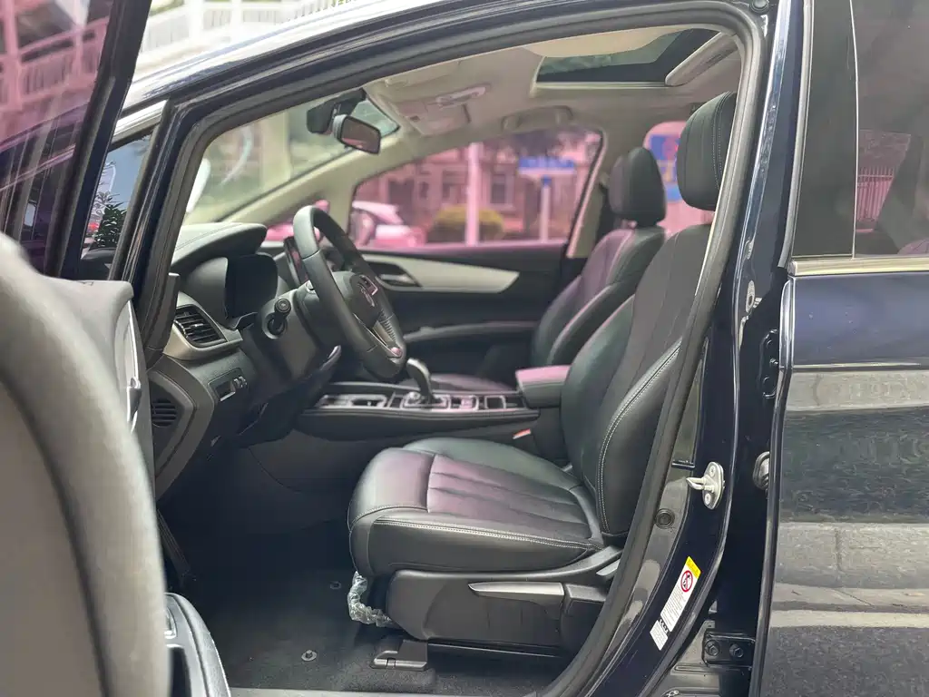 BYD MAX — миниатюра 5