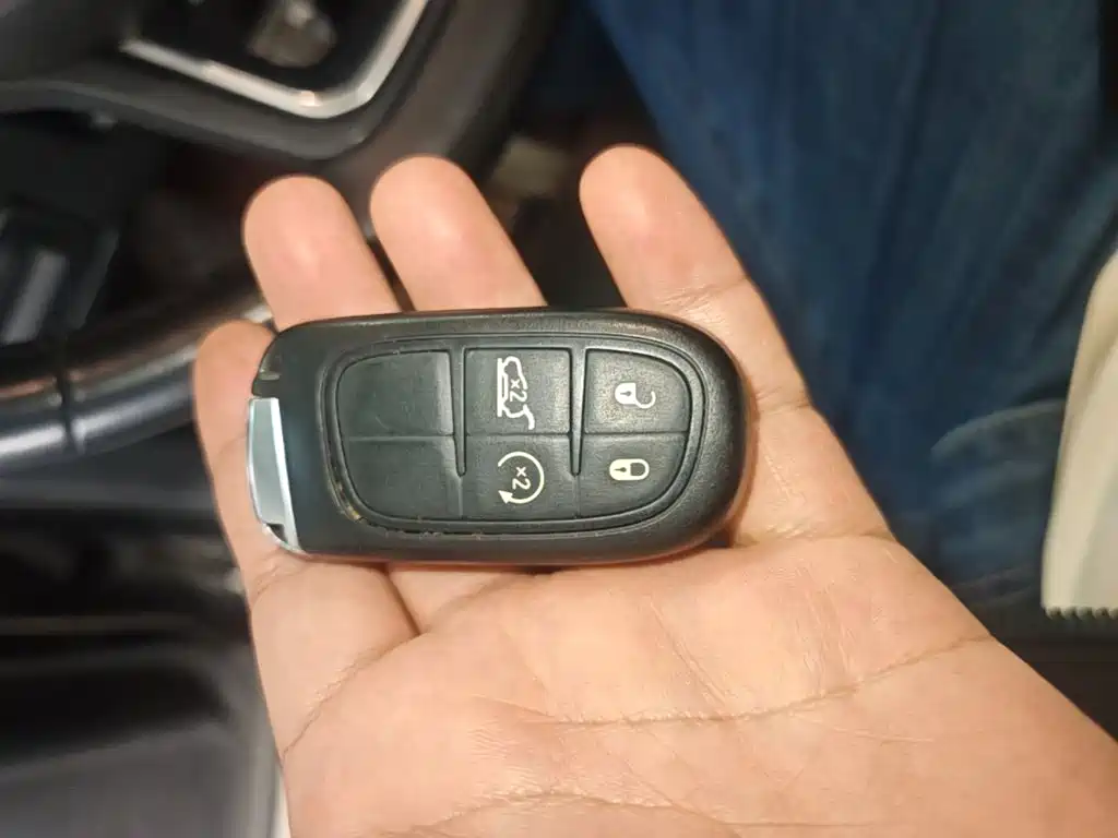 Jeep Grand Commander — миниатюра 9