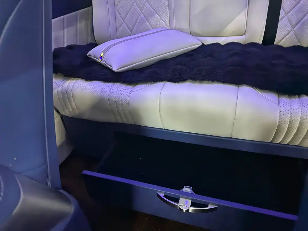 MERCEDES-BENZ V CLASS