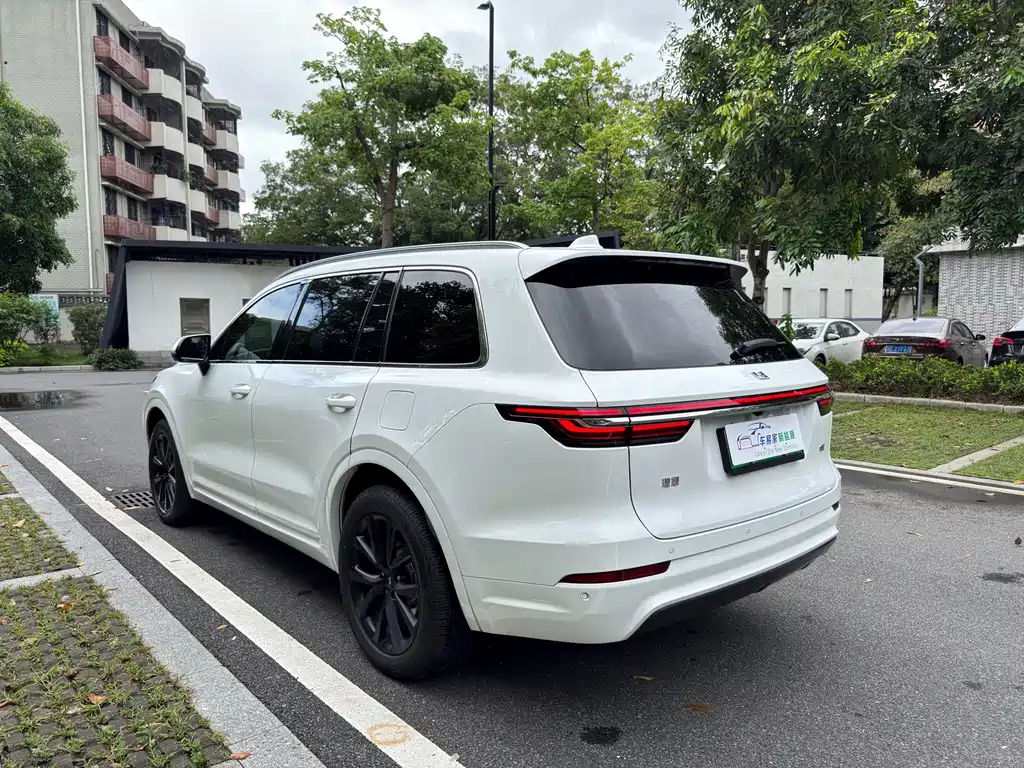 Li Auto ONE 2020 6 мест
