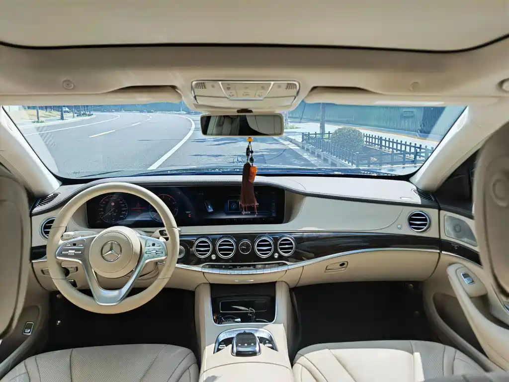 Mercedes-Benz S-Class — миниатюра 13