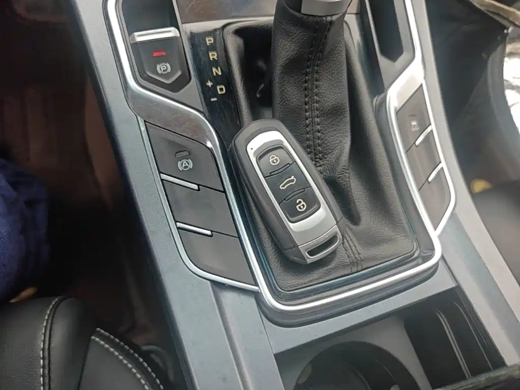 Geely Emgrand — миниатюра 9