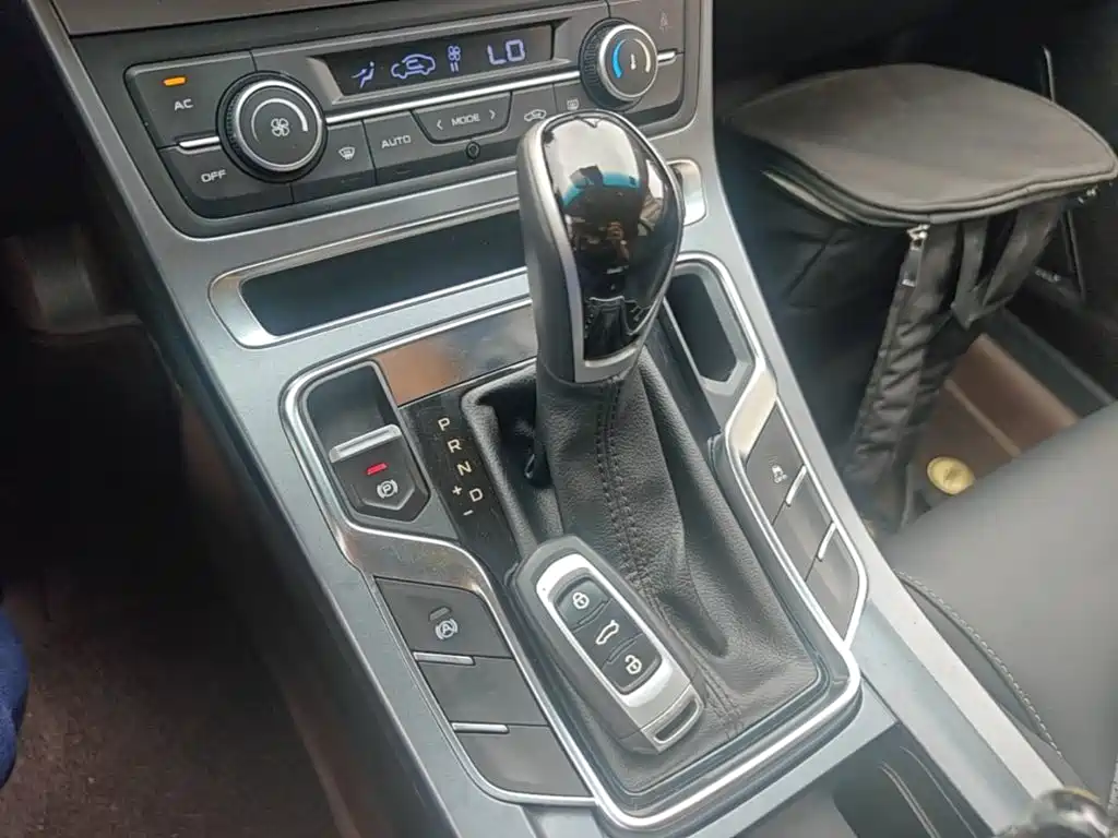 Geely Emgrand — миниатюра 14