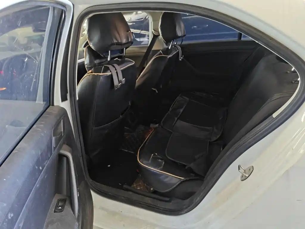 Volkswagen Jetta — миниатюра 17