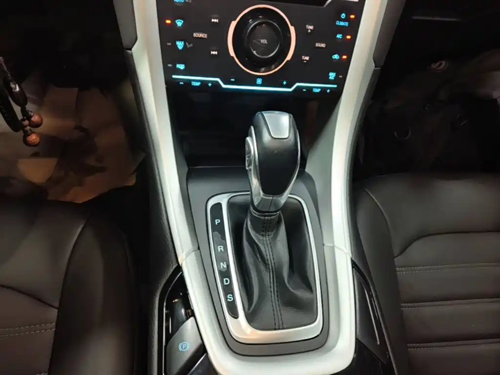 Ford Mondeo — миниатюра 14