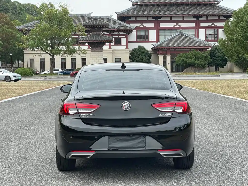 Buick Regal — миниатюра 8