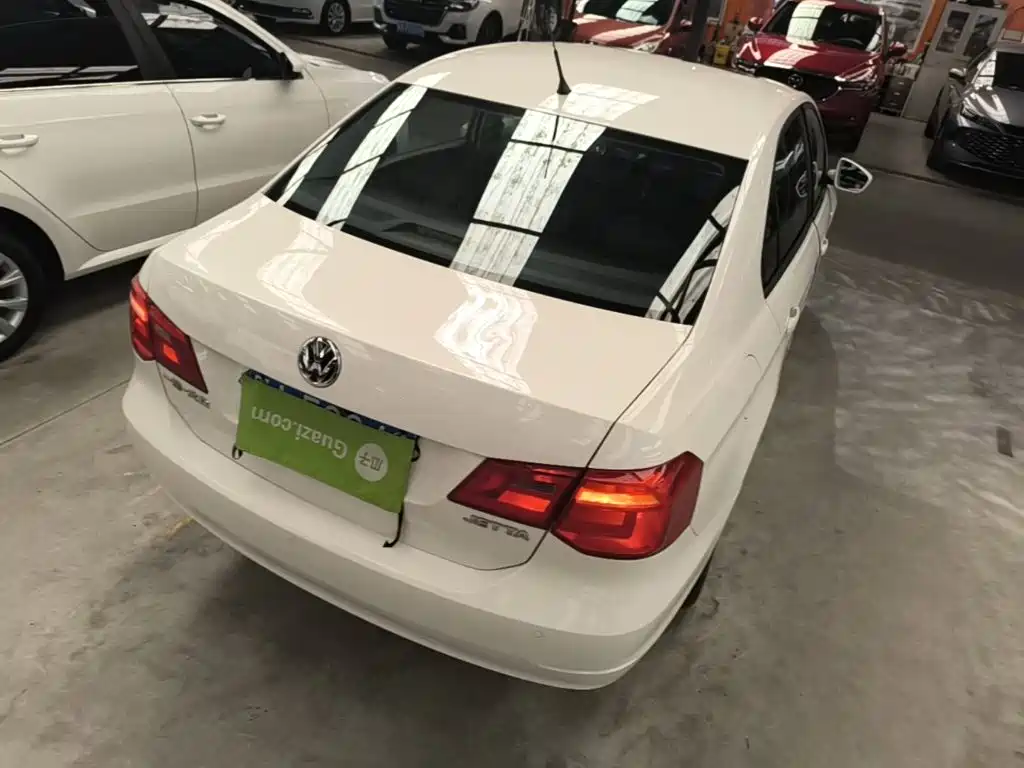 Volkswagen Jetta — миниатюра 7