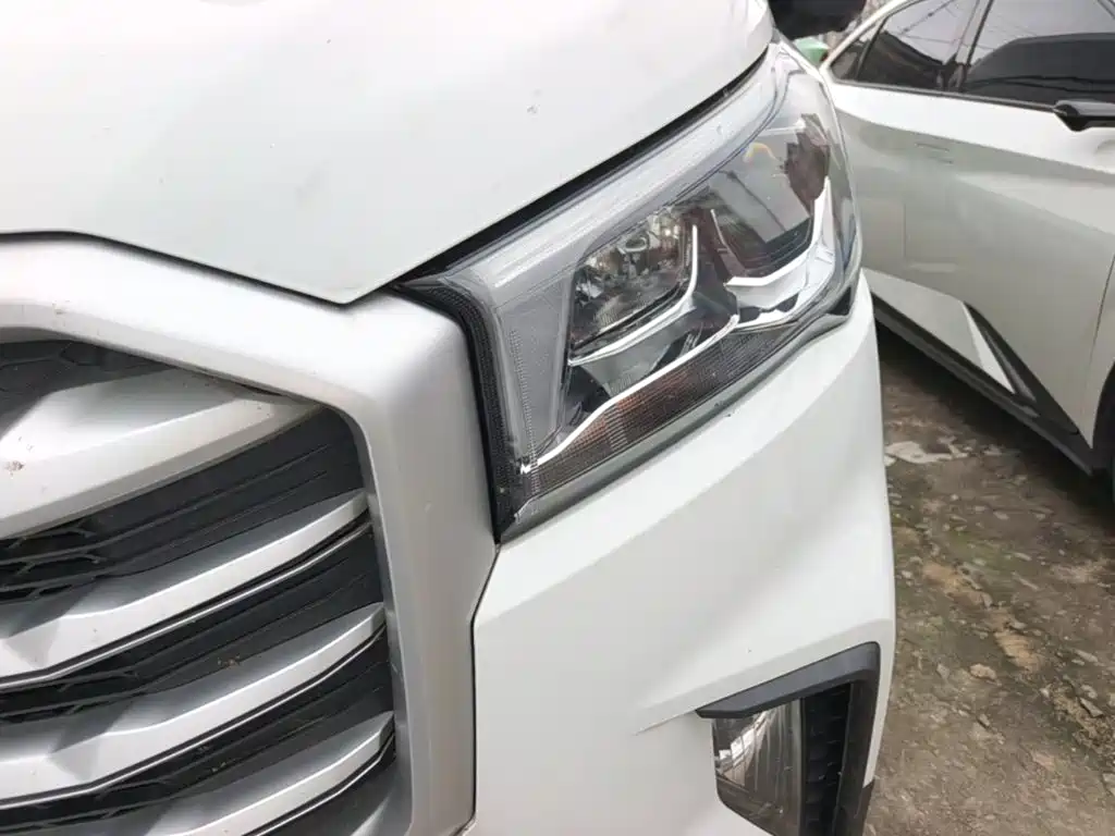 MAXUS V90 — миниатюра 24