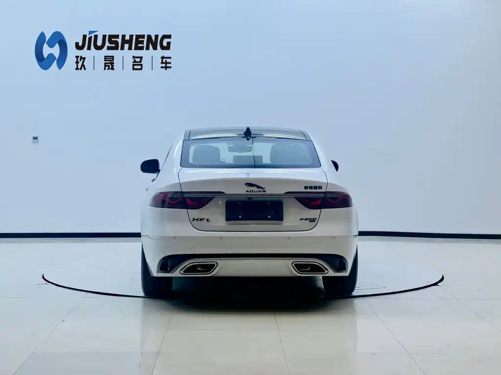 Jaguar XFL — миниатюра 6