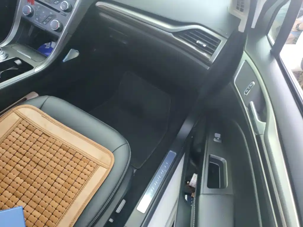 Ford Mondeo — миниатюра 20