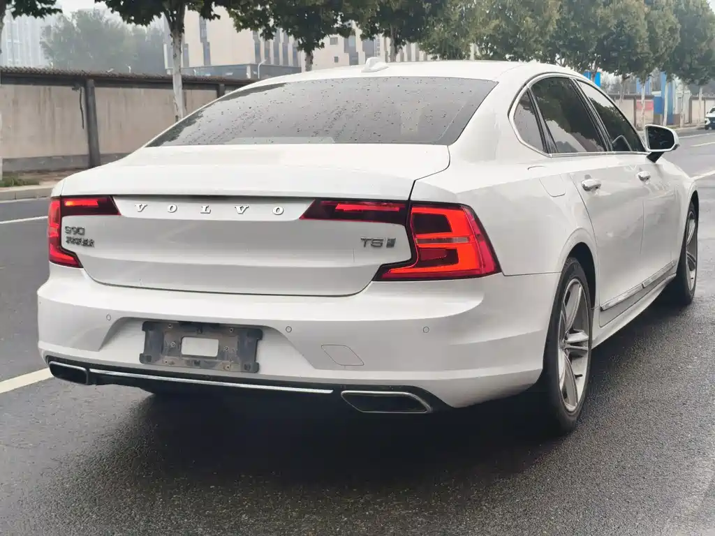 Volvo S90 — миниатюра 13