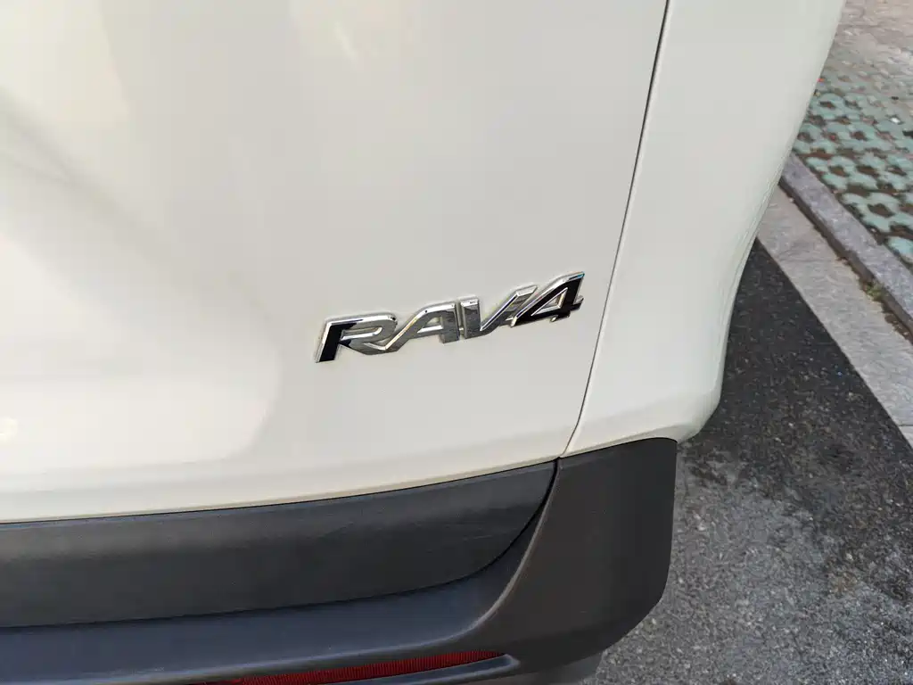 TOYOTA RAV4 RONGFANG