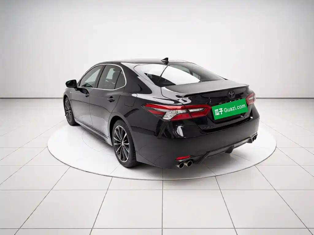 Toyota Camry — миниатюра 4