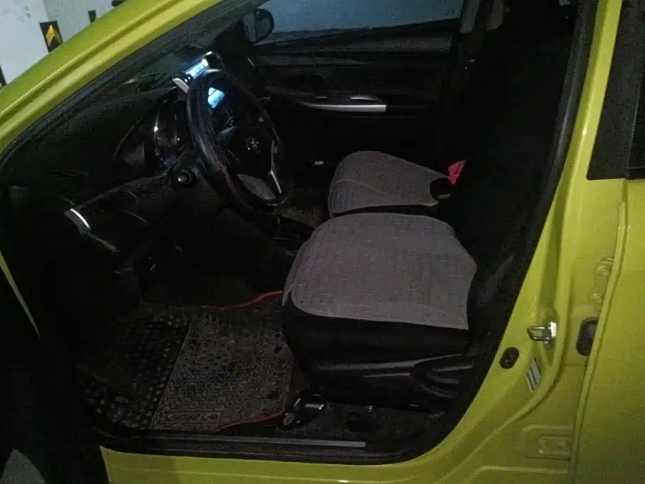 Toyota Yaris L — миниатюра 9