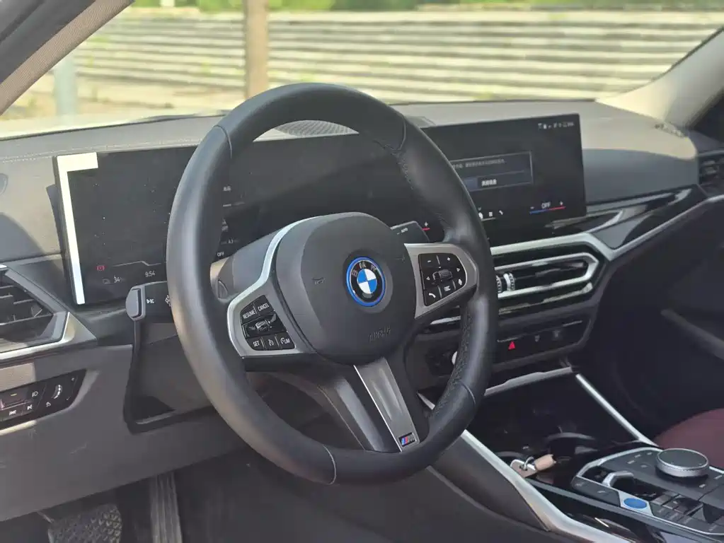 BMW i3 2024 eDrive 35 L