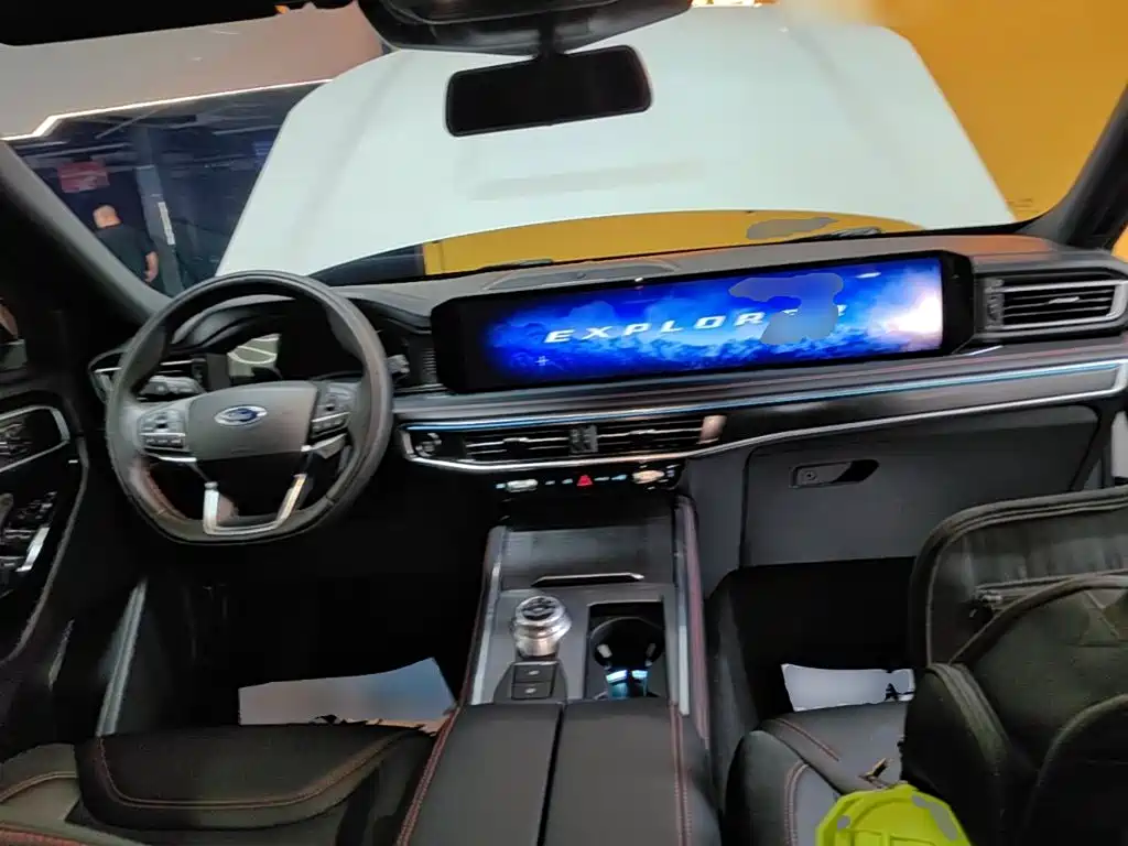 Ford Explorer — миниатюра 10