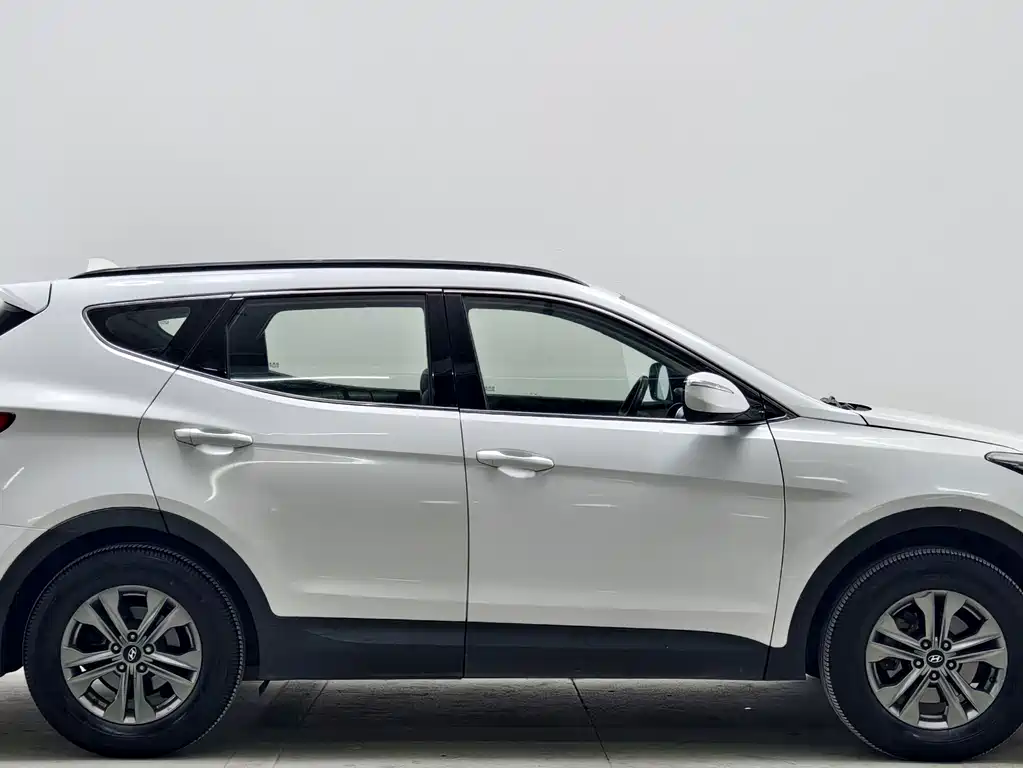 Hyundai Santa Fe — миниатюра 8