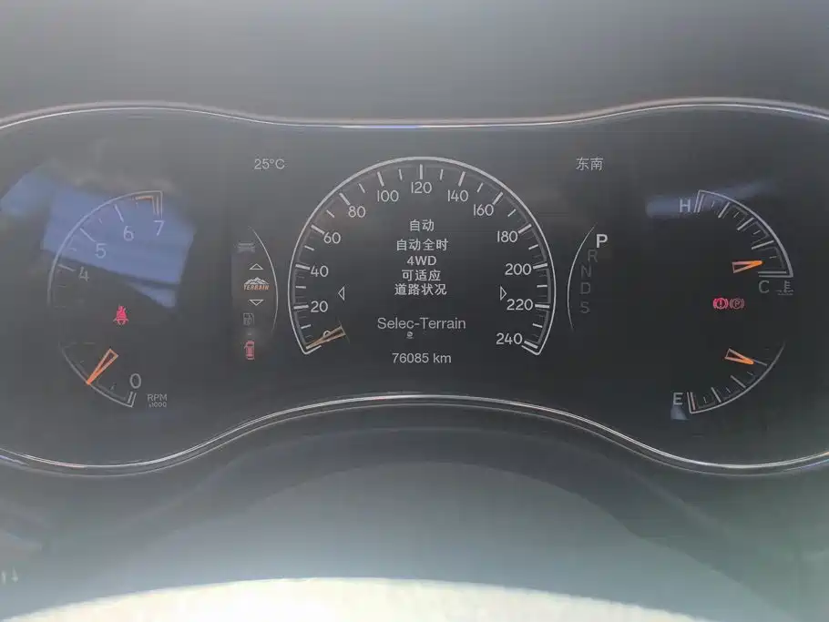 Jeep Grand Cherokee (Import) — миниатюра 14