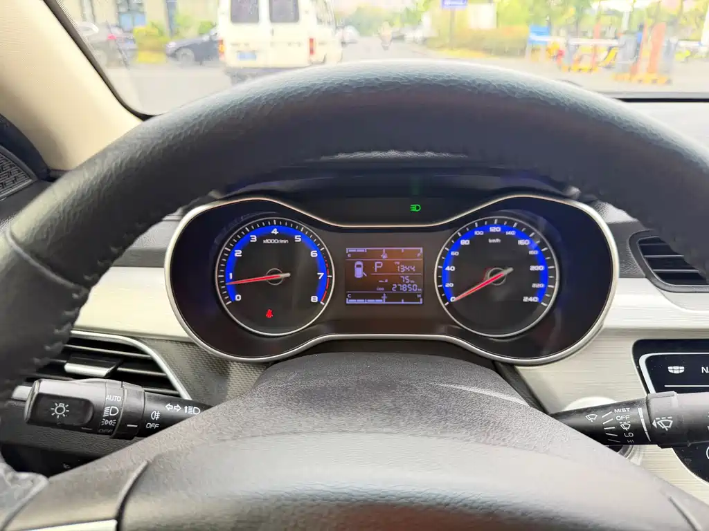 Geely Vision — миниатюра 14