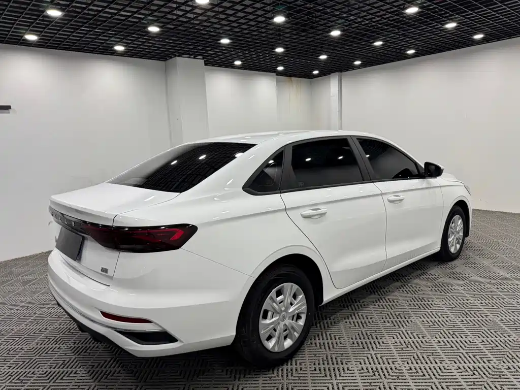 Geely Emgrand — миниатюра 7
