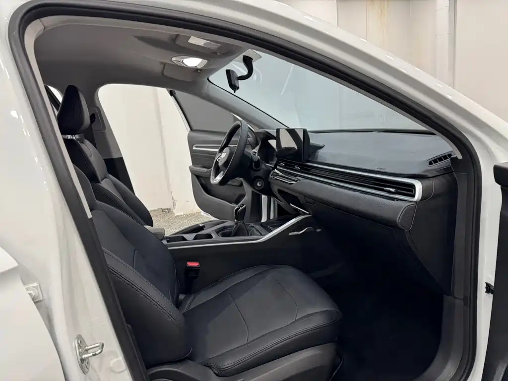 Geely Emgrand — миниатюра 4
