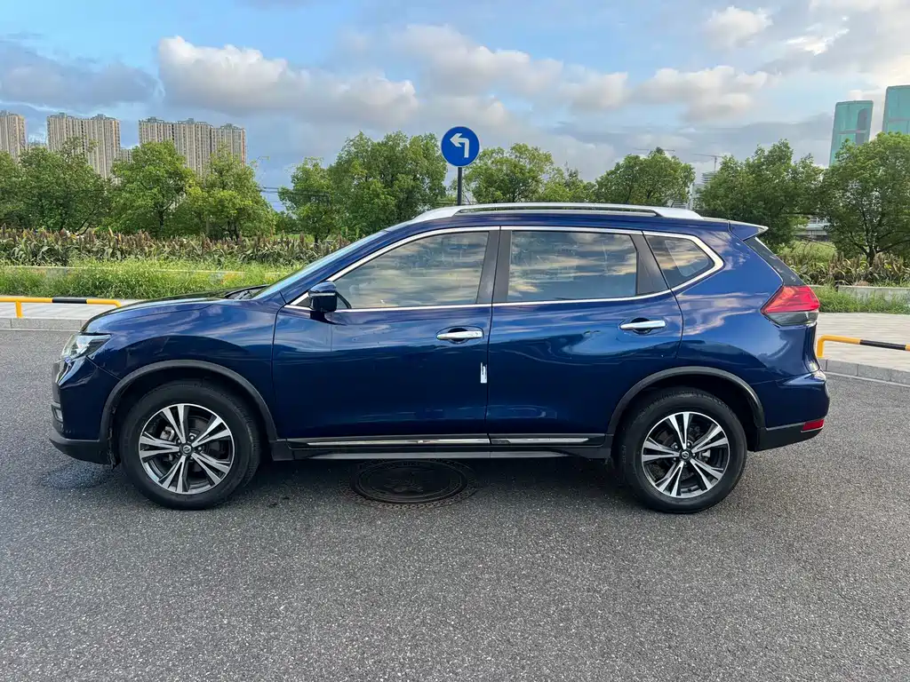Nissan X-Trail — миниатюра 7
