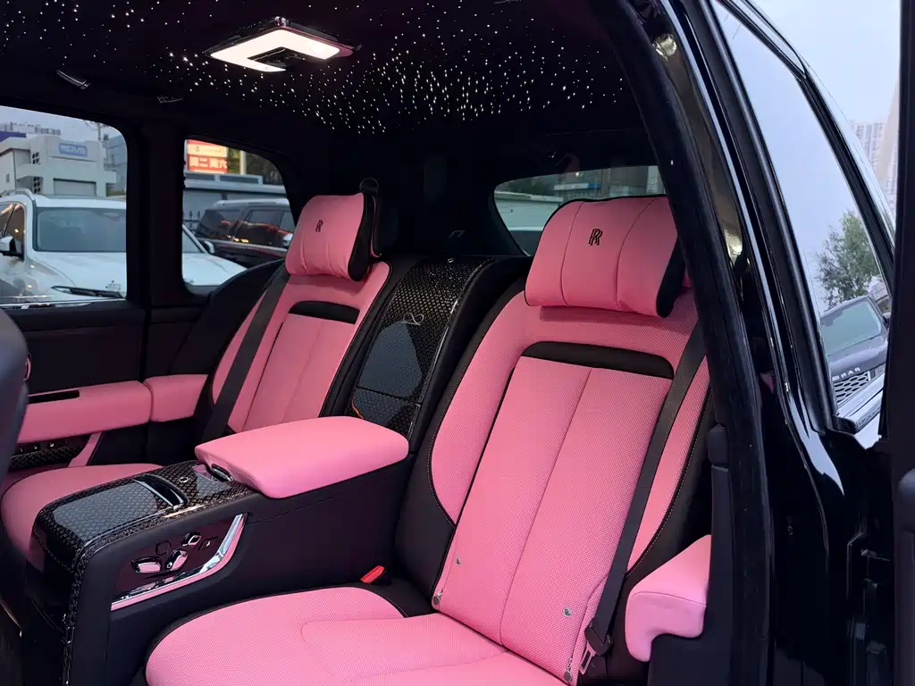 Rolls-Royce Cullinan — миниатюра 5