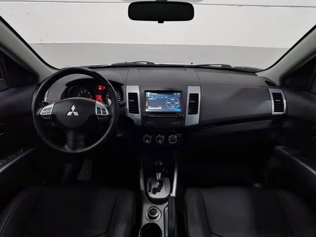 Mitsubishi Outlander (Import) — миниатюра 5