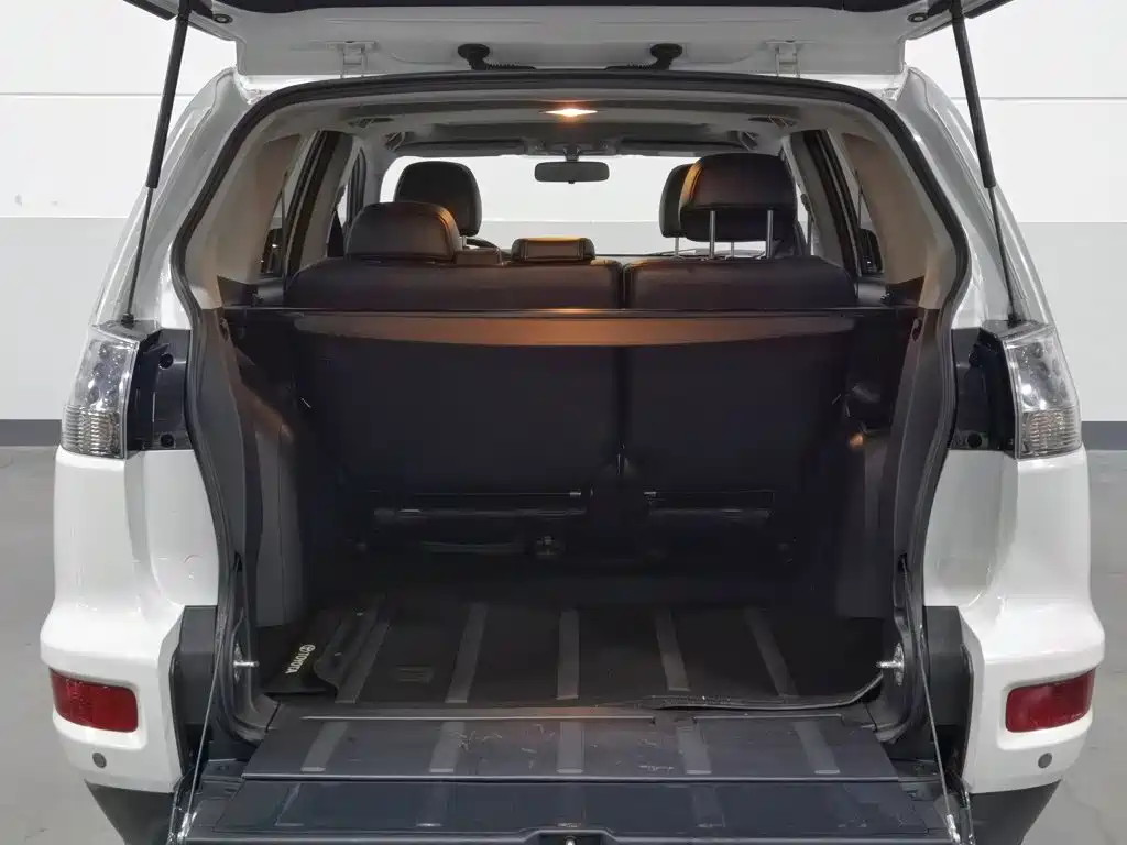 Mitsubishi Outlander (Import) — миниатюра 16