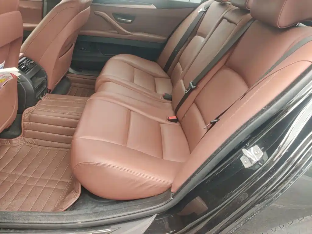 BMW 5 Series — миниатюра 13
