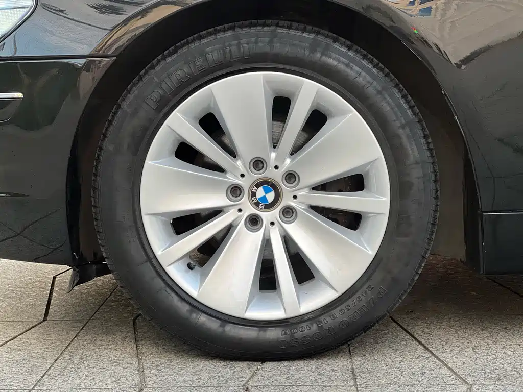 BMW 7 Series — миниатюра 8