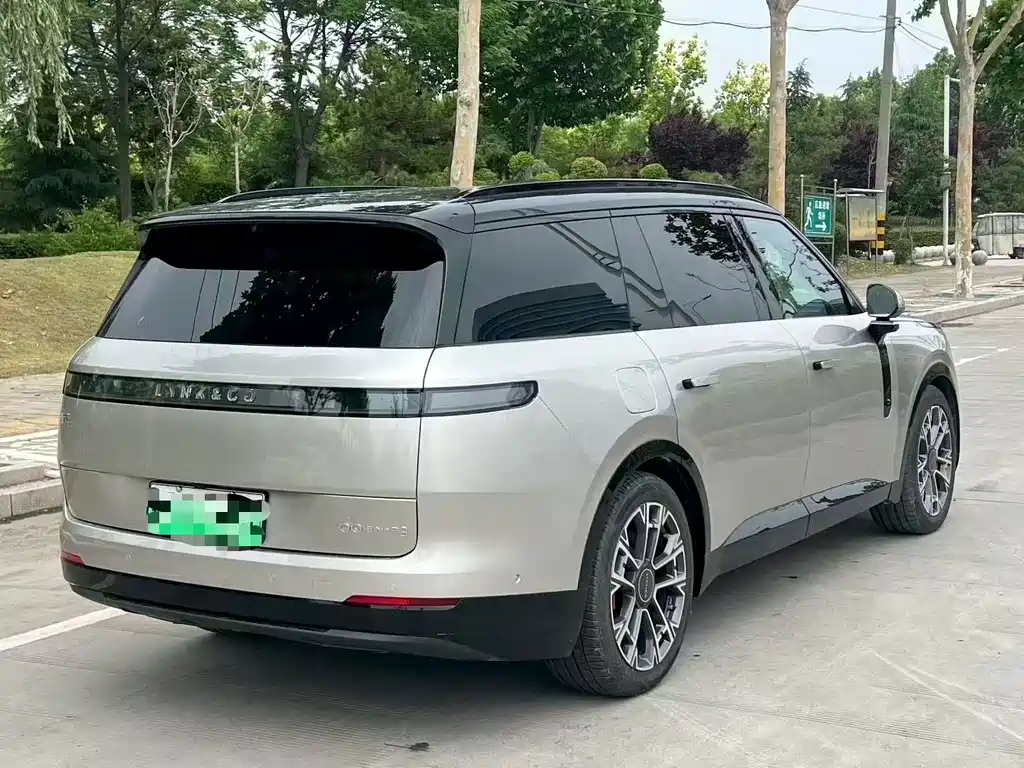 Lynk & Co 900 2025 1.5T Ultra 6 мест