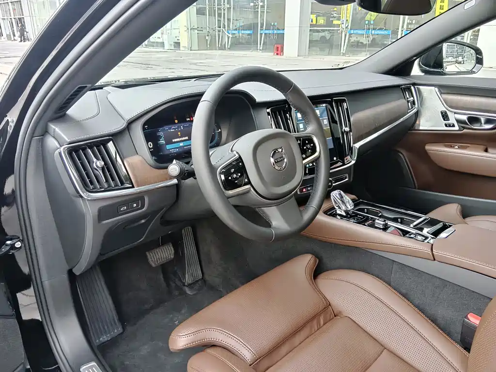 VOLVO S90 PLUG IN HYBRID