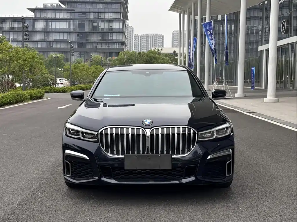 BMW 7 Series — миниатюра 2