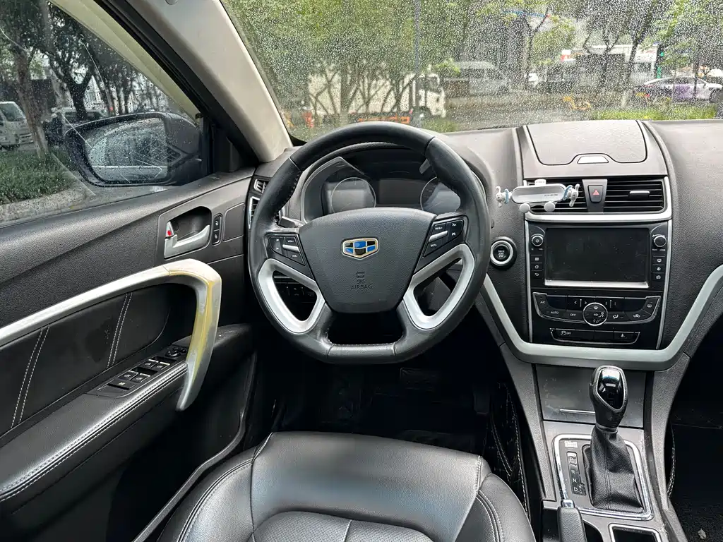 Geely Emgrand — фотографии объявления, Фото 12
