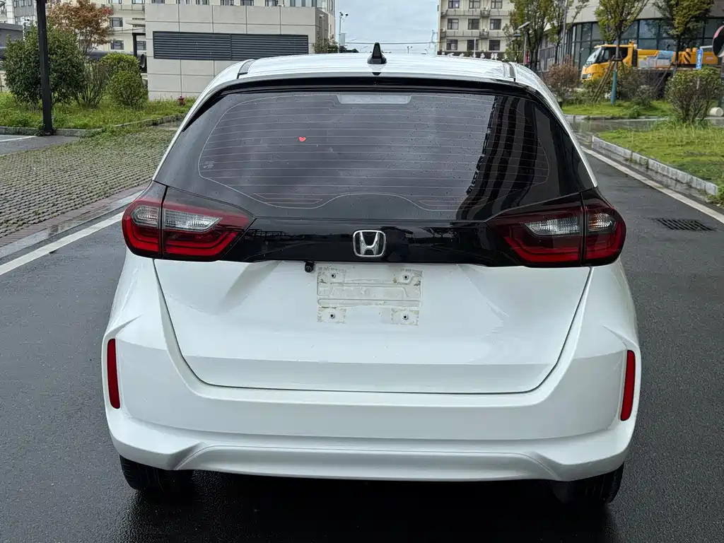 Honda Fit — миниатюра 8