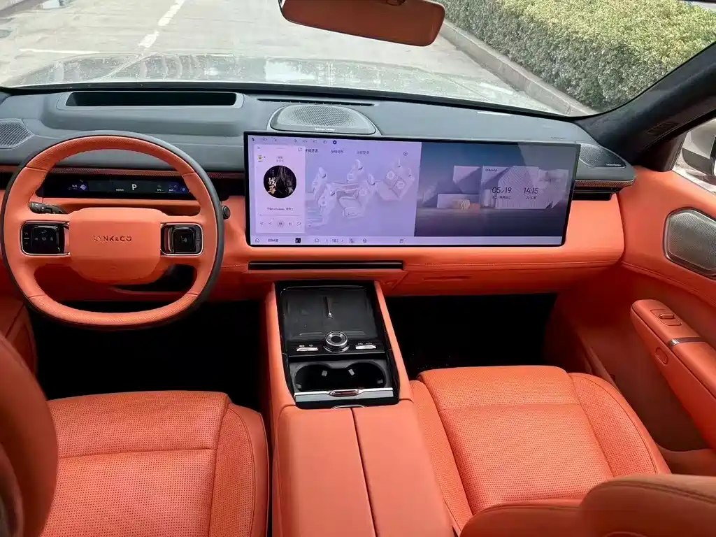 Lynk & Co 900 2025 1.5T Ultra 6 мест