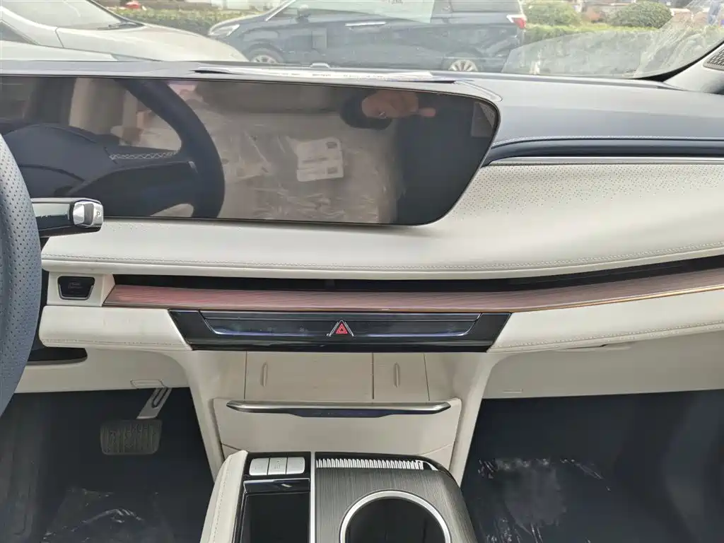 BUICK GL8 NEW ENERGY