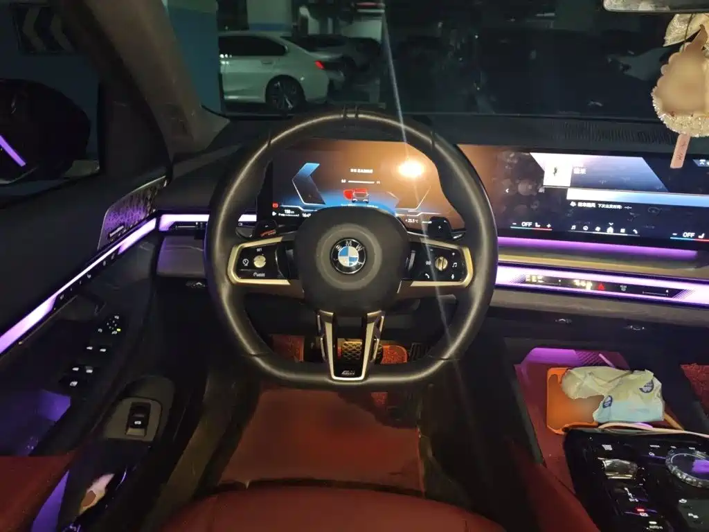 BMW 5 Series — миниатюра 3