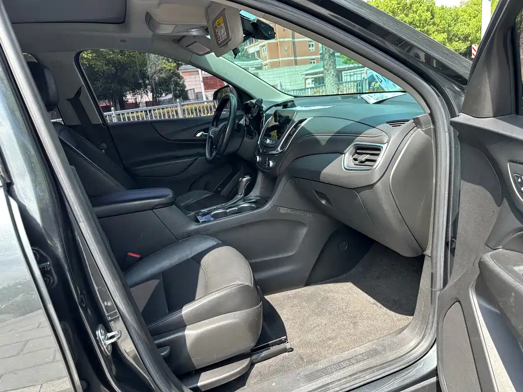Chevrolet Equinox — миниатюра 12