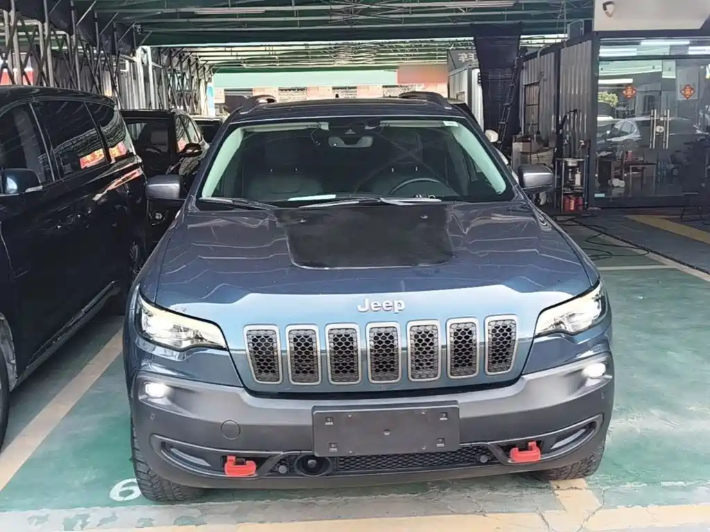 Jeep Cherokee — миниатюра 3