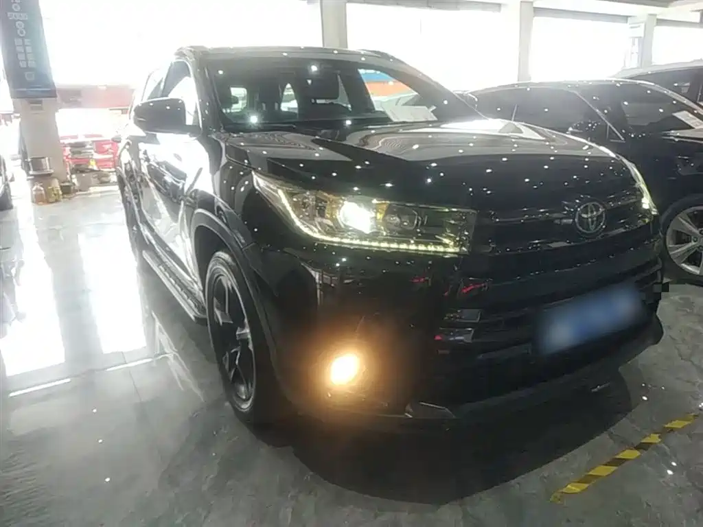 Toyota Highlander 2021 2.0T 7 мест